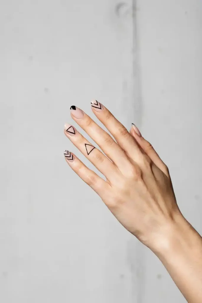 12 Chic Nail Art Ideas 10 Geometric Line Art Chic Nails