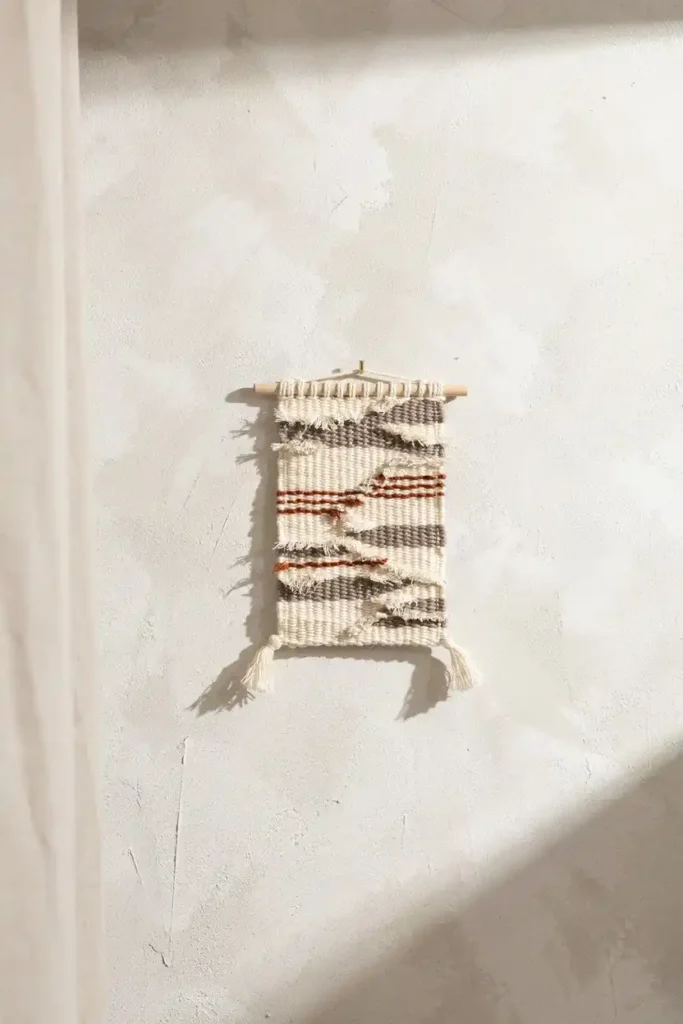 12 DIY Seasonal Accessories Ideas 10 Woven Wall Hanging