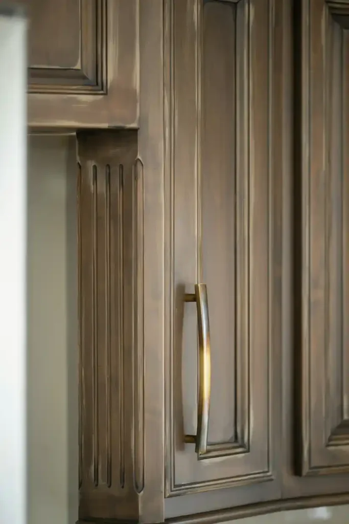 Antiqued Cabinet Glaze Technique